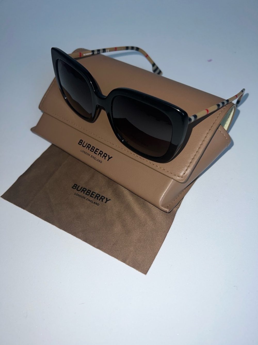 Burberry BE4323 Caroll Black Sunglasses with a Case and Cloth